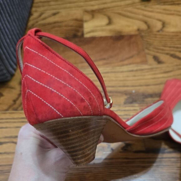 Dior Red Vintage-Style Heels - Picture 3 of 10